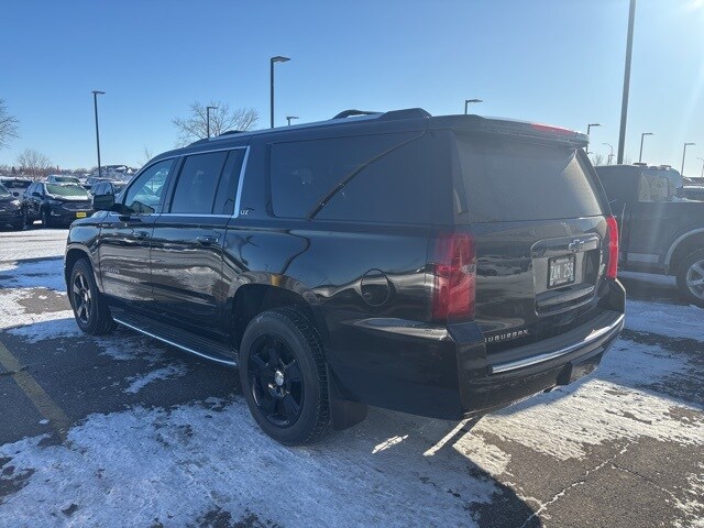 2016 Chevrolet Suburban LTZ photo 4