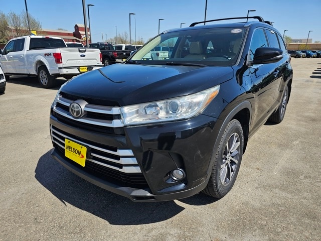 Used 2018 Toyota Highlander XLE with VIN 5TDJZRFH9JS526167 for sale in Grand Forks, ND