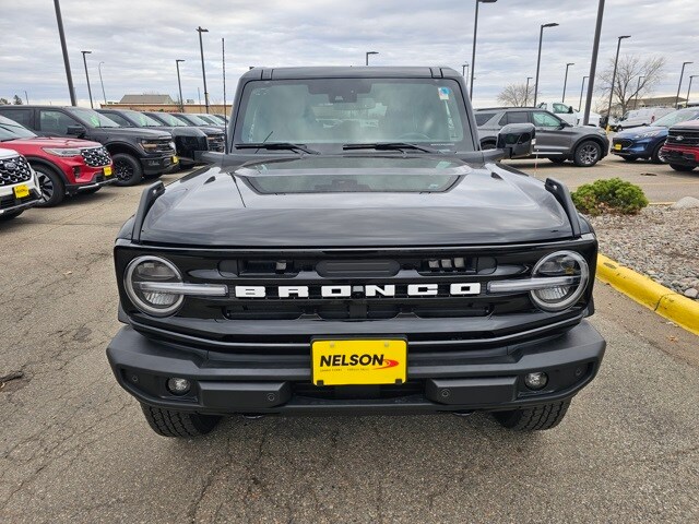 2025 Ford Bronco Outer Banks photo 3
