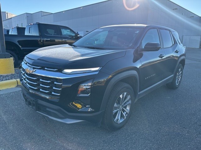 2025 Chevrolet Equinox LT photo 3