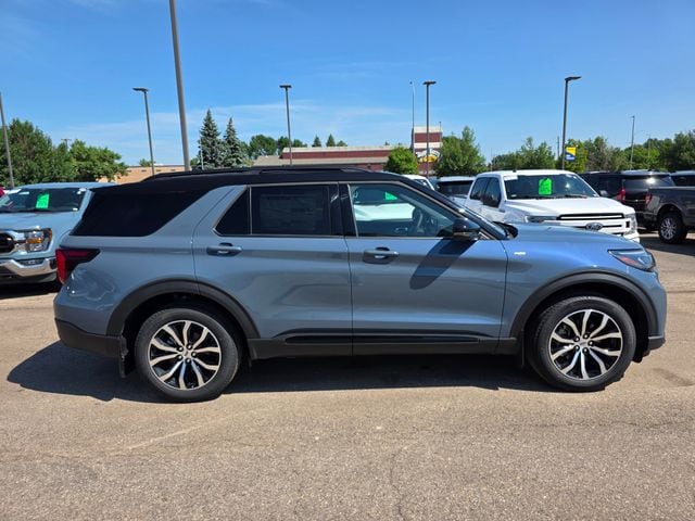 2026 Ford Explorer ST-Line - Photo 8