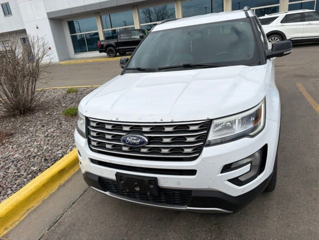 Used 2017 Ford Explorer XLT SUV