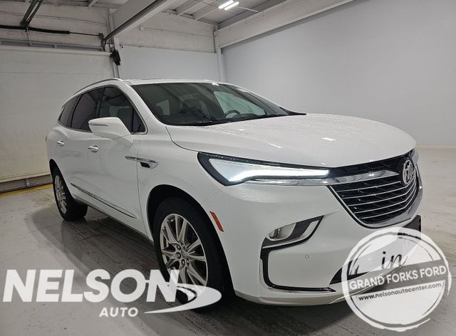 2024 Buick Enclave Essence AWD's photo
