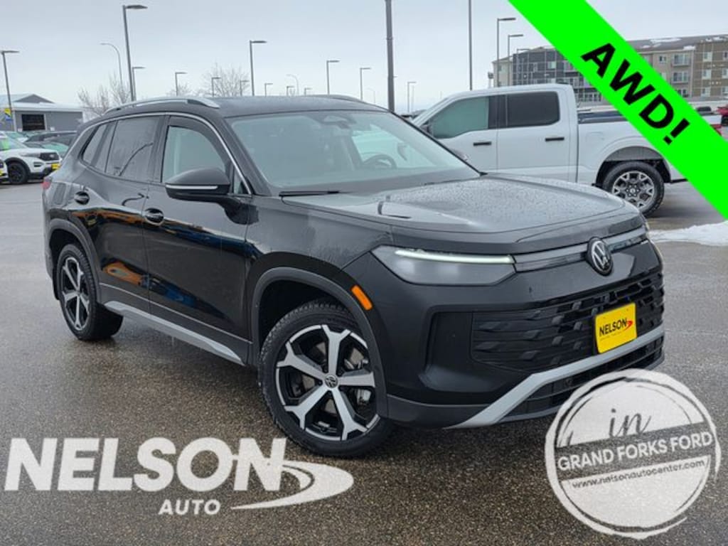 Used 2025 Volkswagen Tiguan 2.0T SE SUV