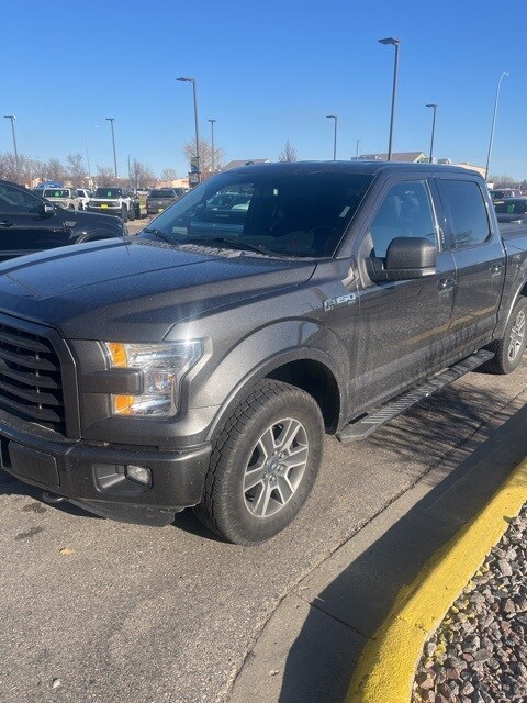 2015 Ford F-150 XLT photo 2