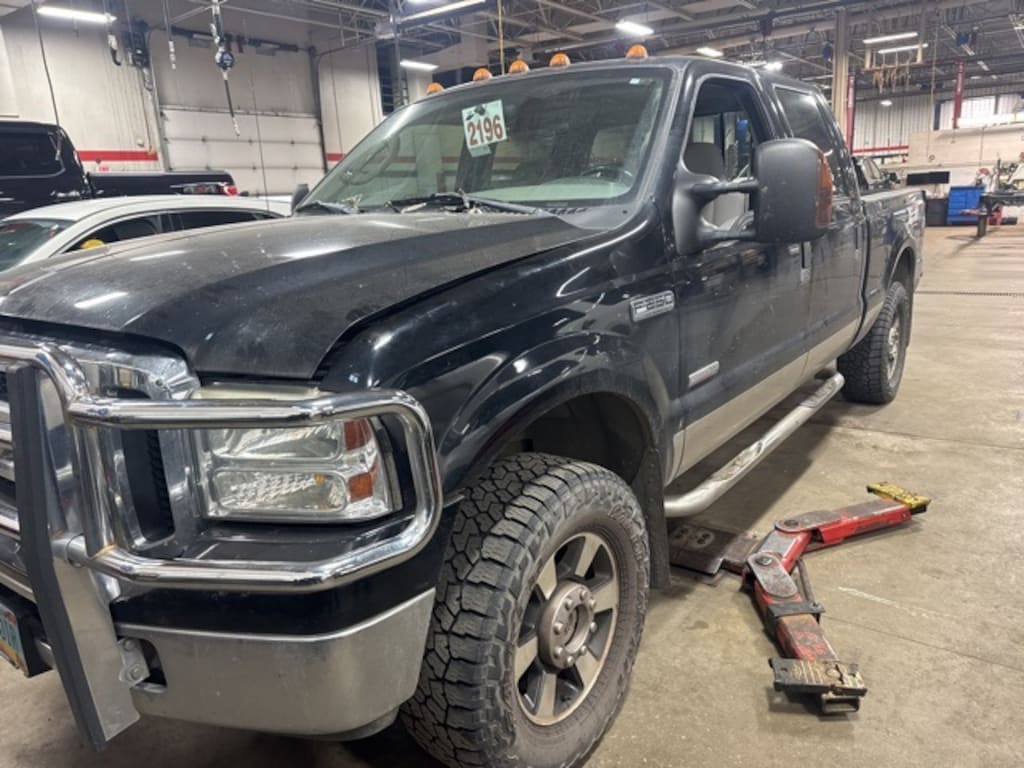 Used 2006 Ford F-250  Truck Crew Cab
