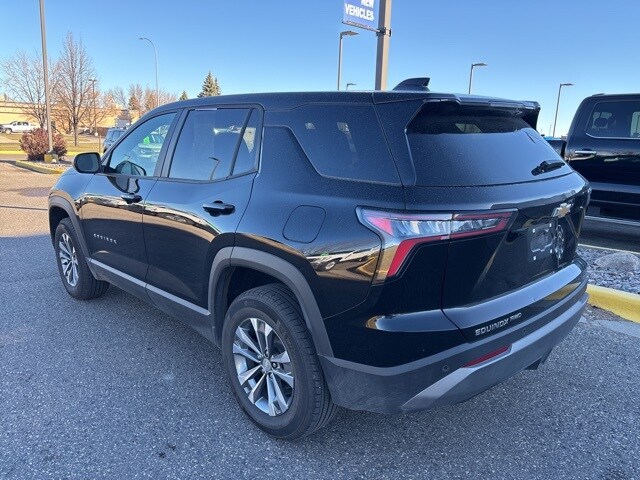 2025 Chevrolet Equinox LT photo 4
