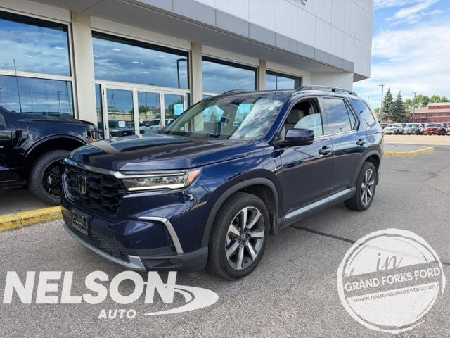 2025 Honda Pilot Touring AWD's photo