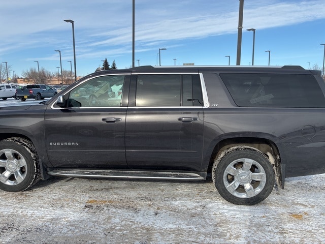 2016 Chevrolet Suburban LTZ photo 3