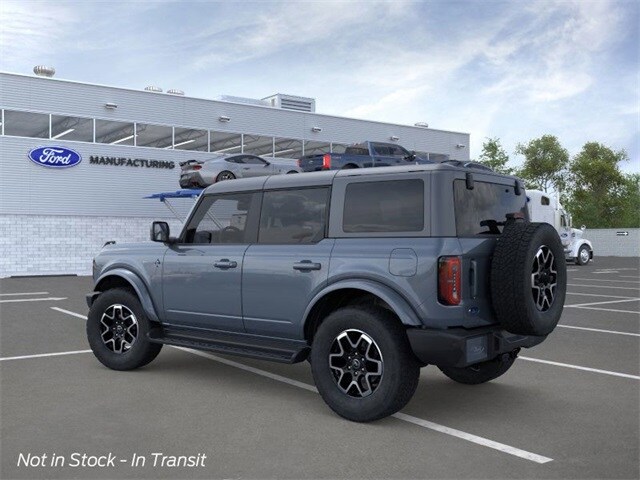 2025 Ford Bronco Outer Banks photo 3
