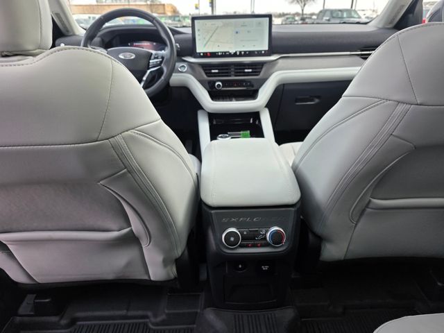2025 Ford Explorer Platinum - Photo 14