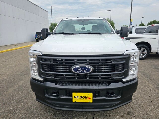 2025 Ford F-250 photo 3