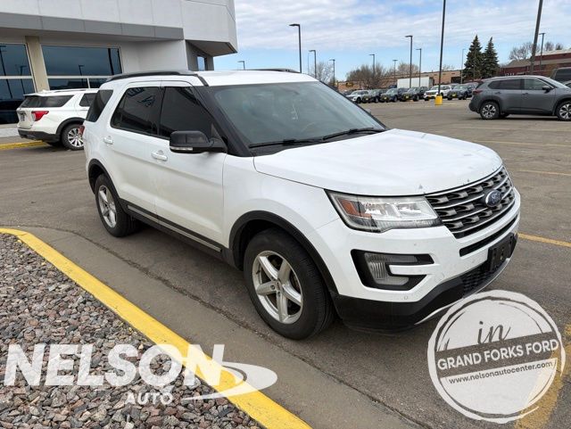 2017 Ford Explorer XLT 4WD's photo