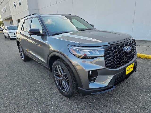 2025 Ford Explorer ST-Line photo 3