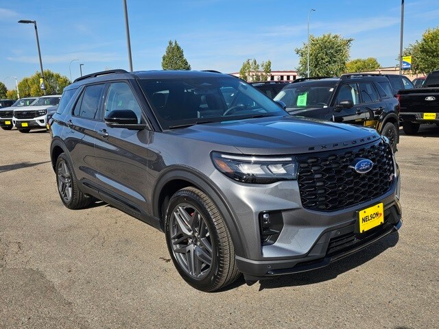 2025 Ford Explorer ST photo 3