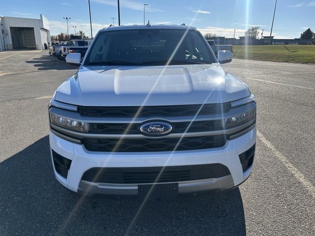 2024 Ford Expedition XLT photo 2