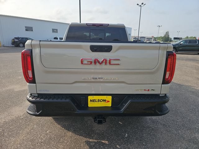 2026 GMC Sierra 1500 AT4X - Photo 4