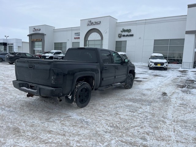 2011 Chevrolet Silverado 1500 LT photo 3