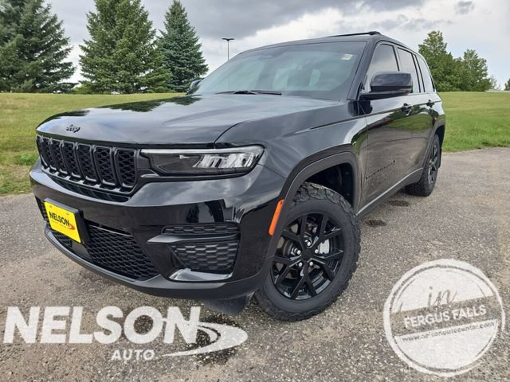 Used 2025 Jeep Grand Cherokee Altitude SUV