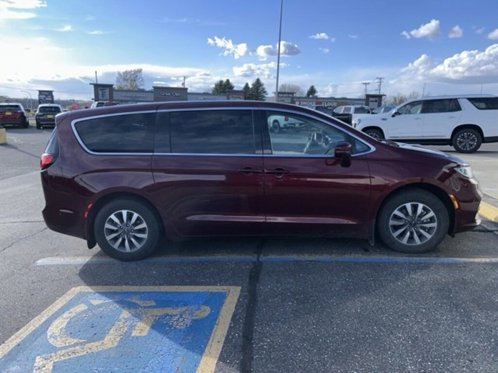 Used 2022 Chrysler Pacifica Hybrid Touring L Van Passenger Van