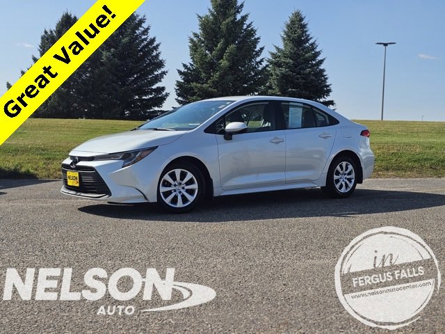 2024 Toyota Corolla LE's photo