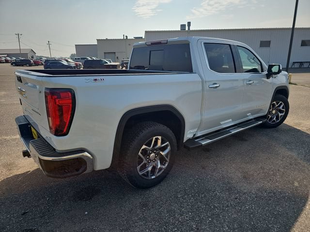 2026 GMC Sierra 1500 SLT - Photo 5