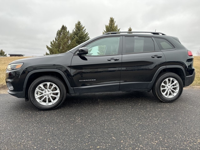 Used 2022 Jeep Cherokee Latitude Lux with VIN 1C4PJMMN9ND546143 for sale in Fergus Falls, Minnesota