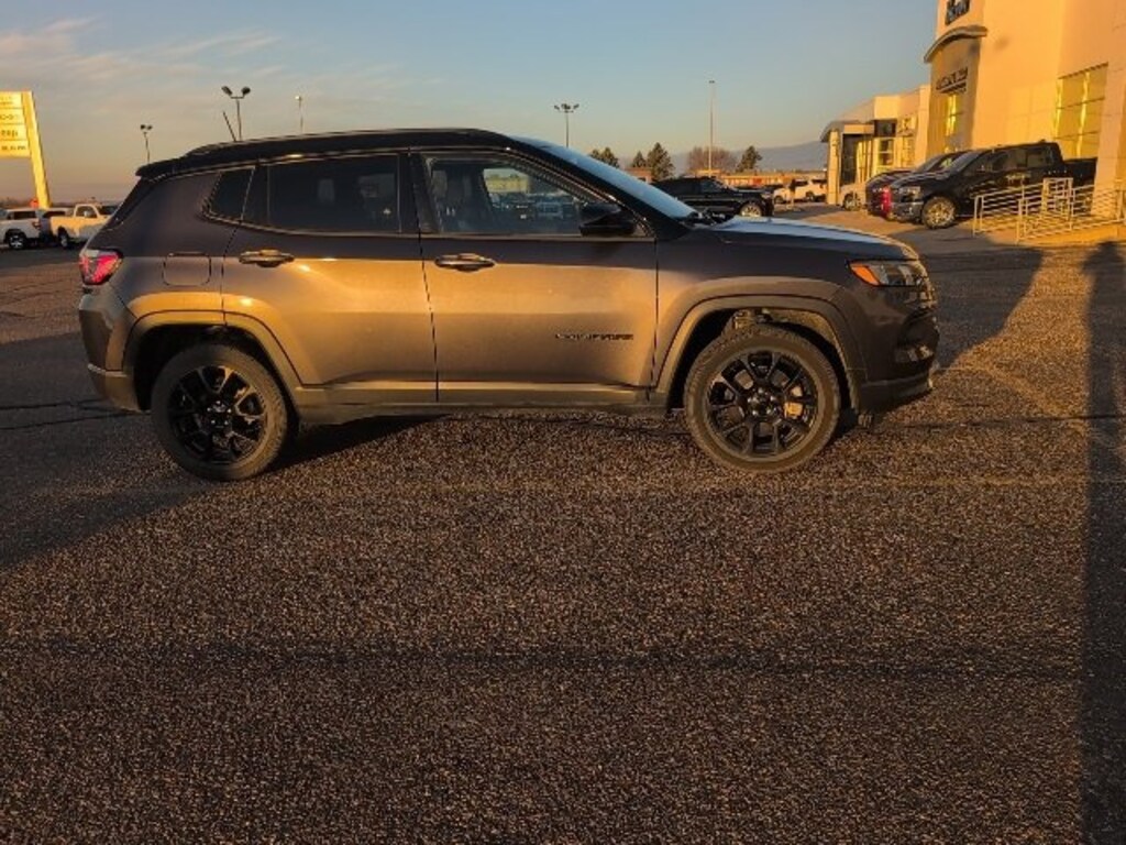 Used 2023 Jeep Compass Altitude SUV