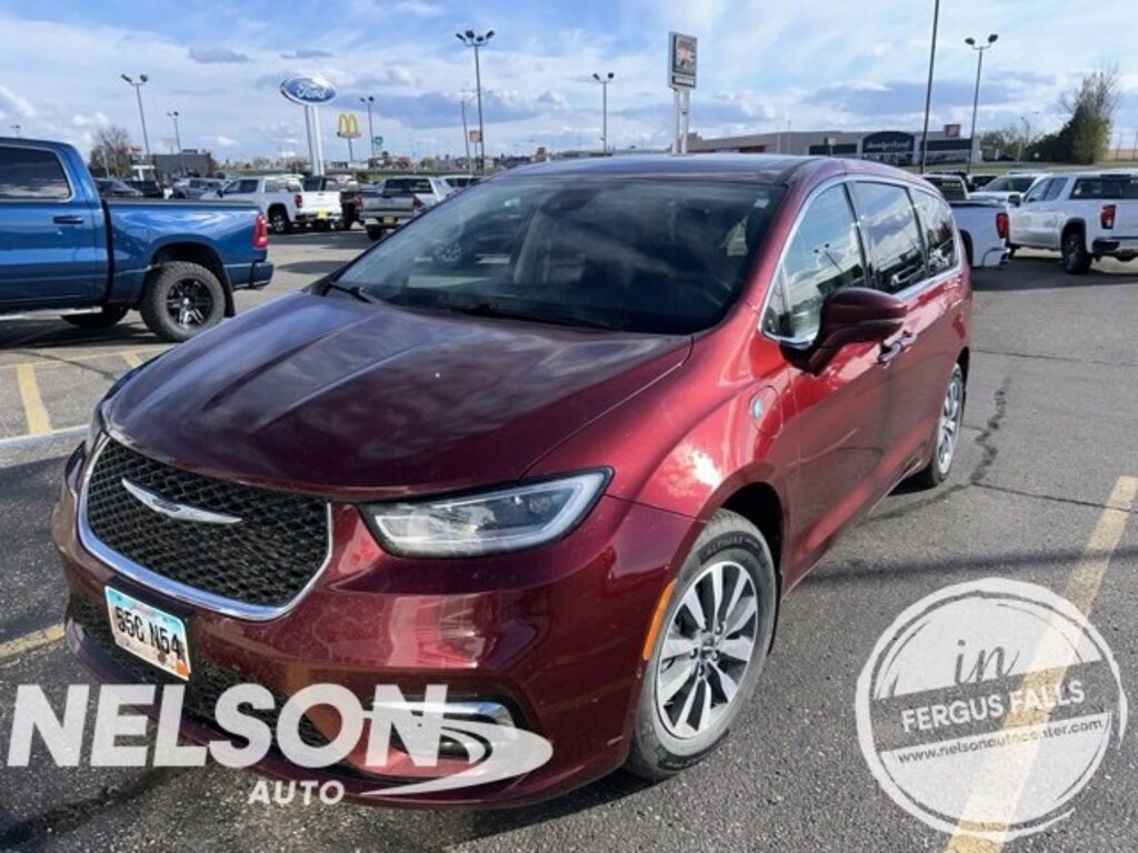 Used 2022 Chrysler Pacifica Hybrid Touring L Van Passenger Van