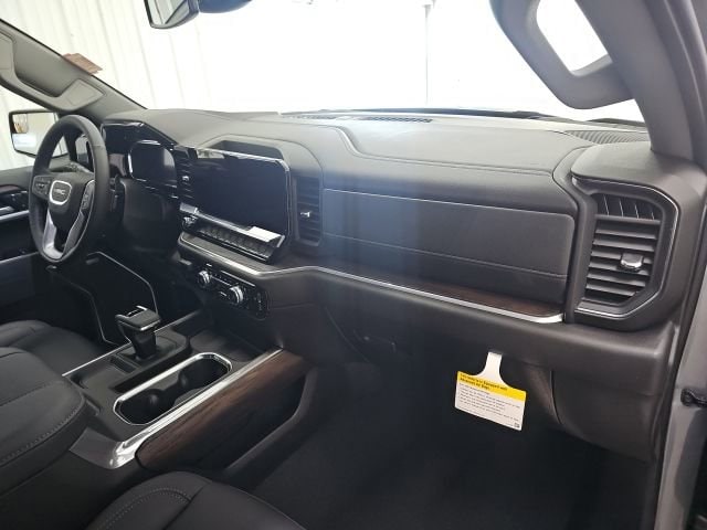 2026 GMC Sierra 1500 SLT - Photo 11