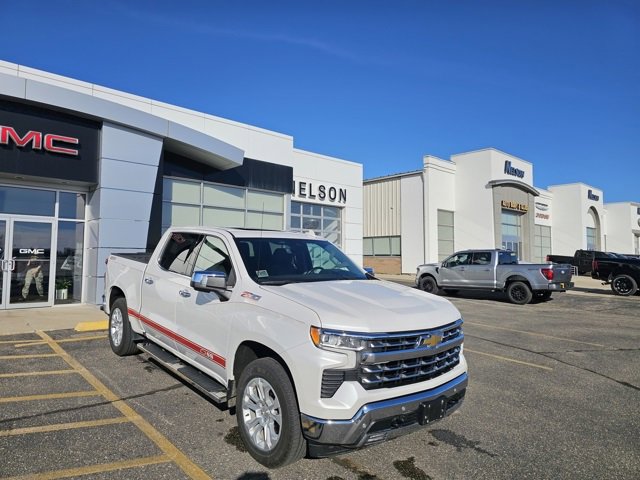 2022 Chevrolet Silverado 1500 LTZ photo 2