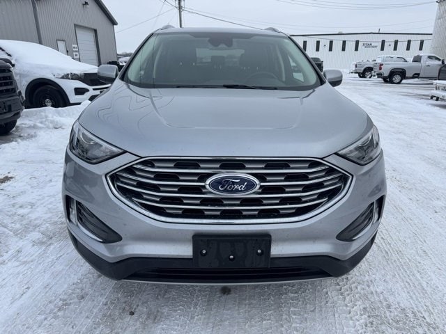2022 Ford Edge SEL photo 2