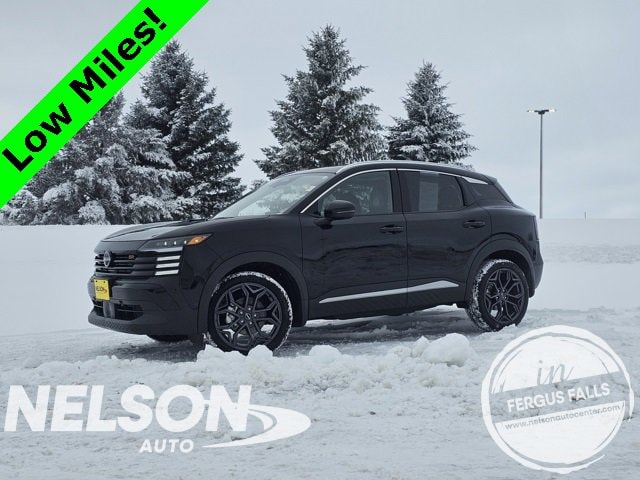 2025 Nissan Kicks SR AWD's photo