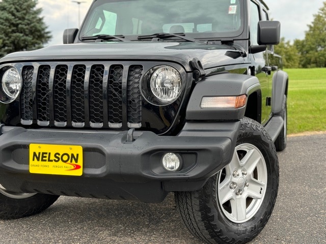 Used 2020 Jeep Gladiator Sport S with VIN 1C6HJTAG8LL124251 for sale in Fergus Falls, MN