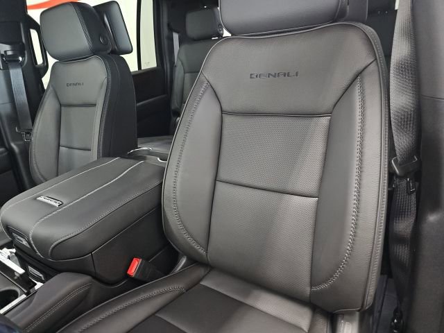 2026 GMC Yukon XL Denali - Photo 25