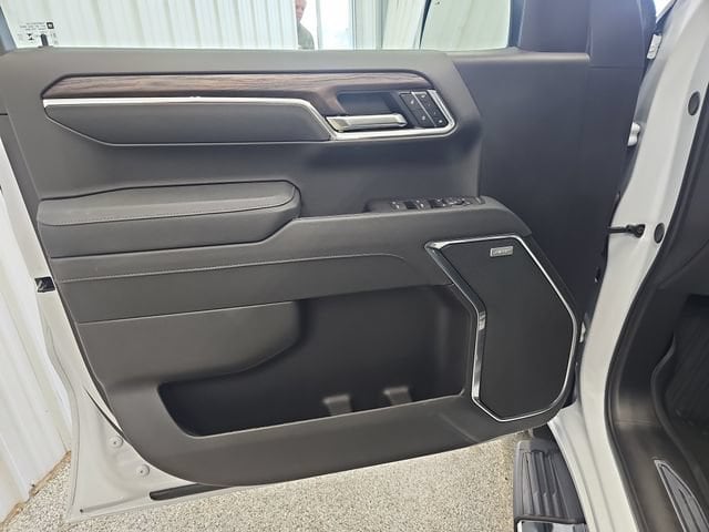2026 GMC Sierra 1500 SLT - Photo 9