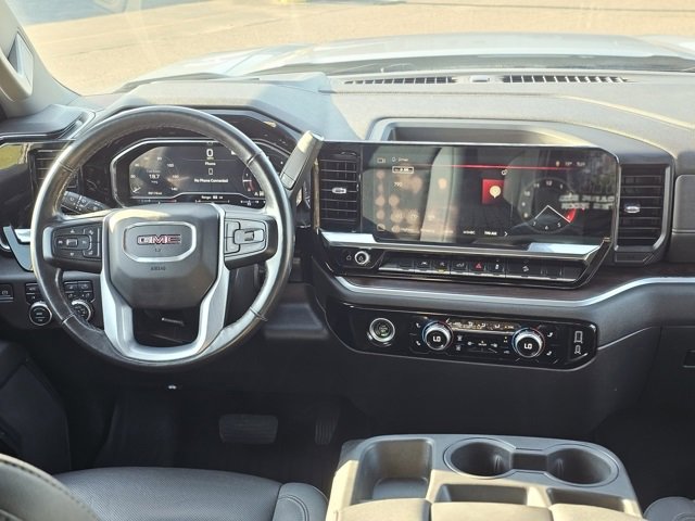 Used 2022 GMC Sierra 1500 SLT with VIN 3GTUUDED8NG585633 for sale in Fergus Falls, Minnesota