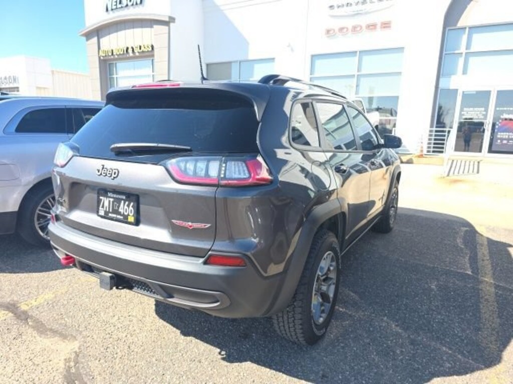 Used 2022 Jeep Cherokee Trailhawk SUV