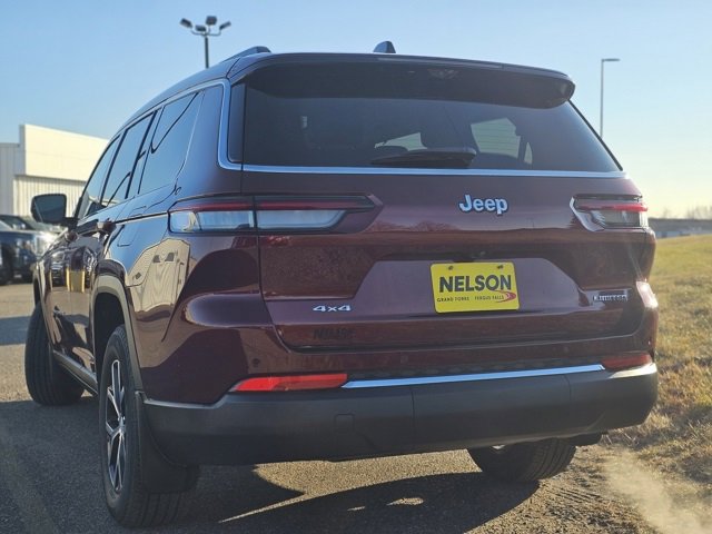 2023 Jeep Grand Cherokee Limited photo 4