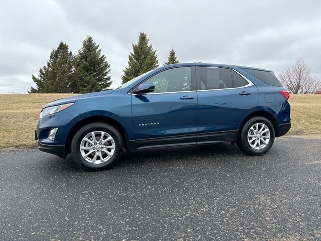 Used 2021 Chevrolet Equinox LT with VIN 2GNAXUEV2M6120219 for sale in Fergus Falls, Minnesota