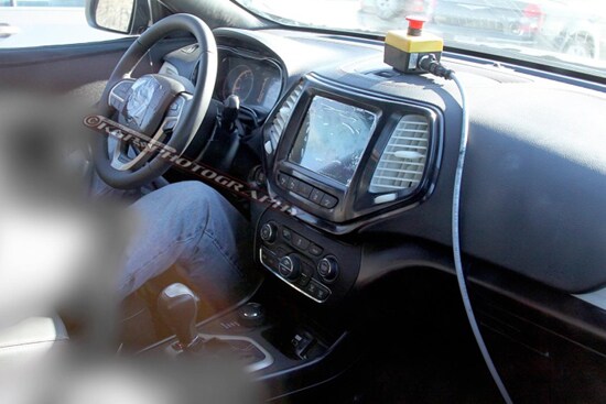2014_jeep_liberty_cc_ns_125131_717.jpg