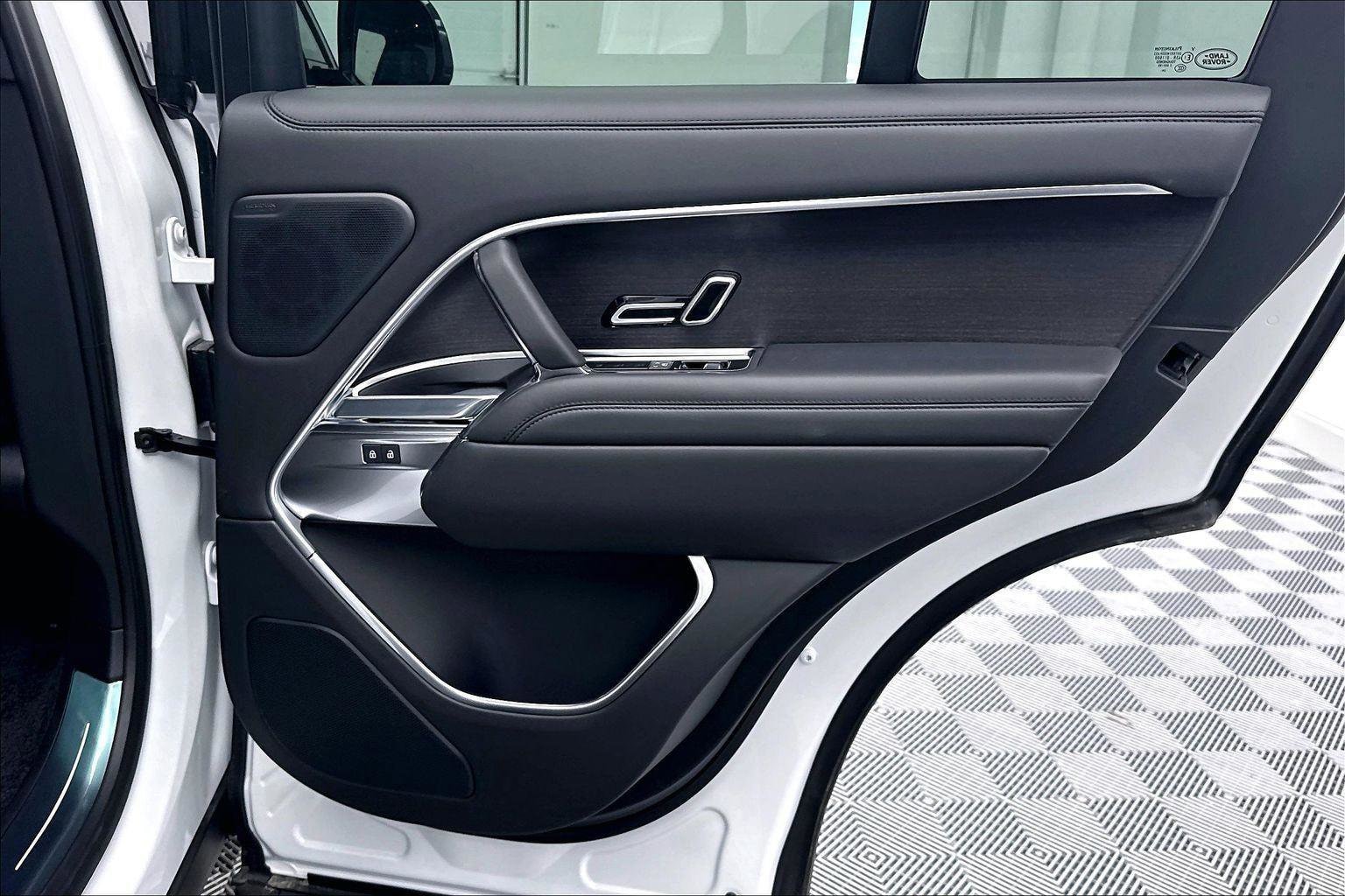 2025 Land Rover Range Rover SE - Photo 23