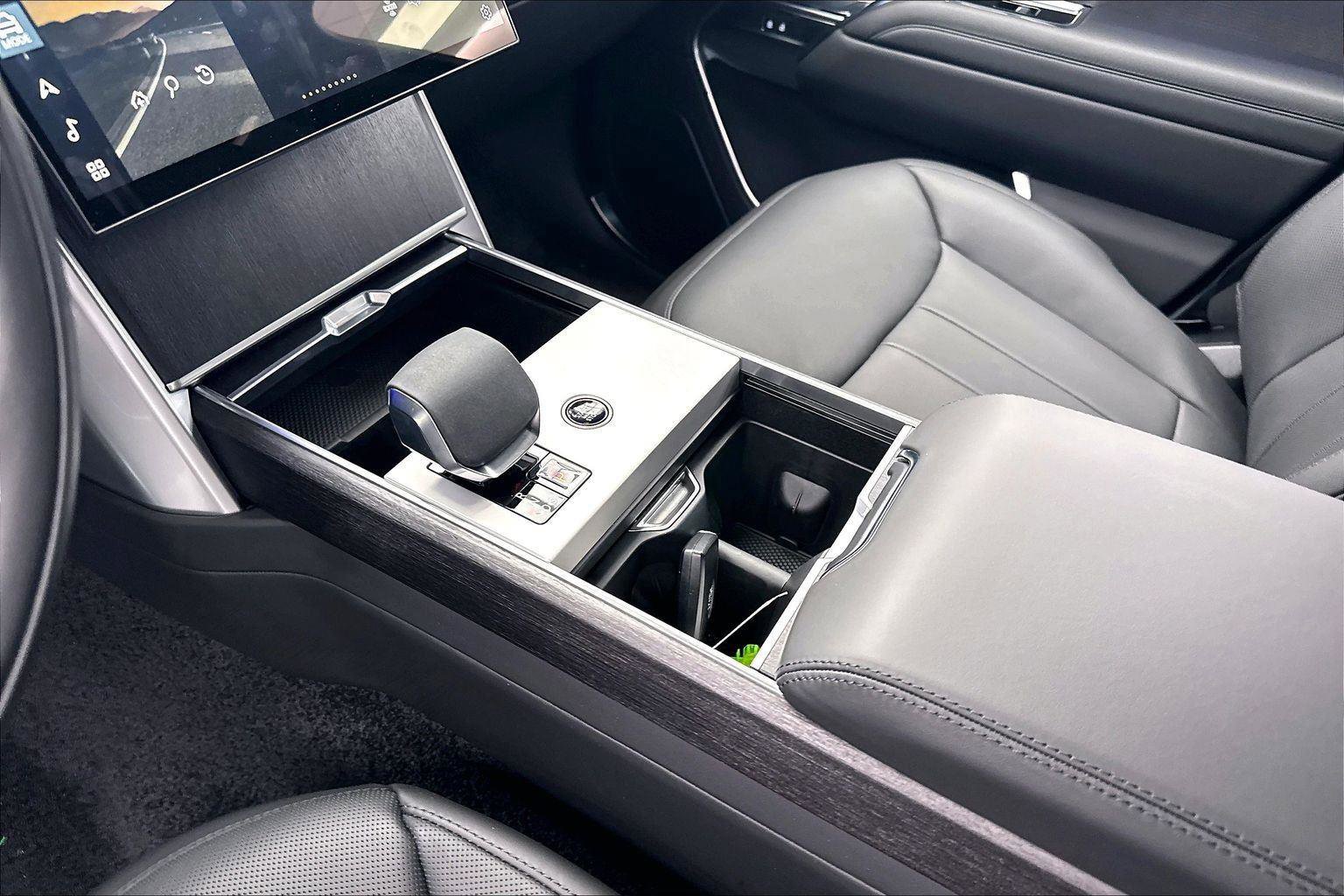 2025 Land Rover Range Rover SE - Photo 16