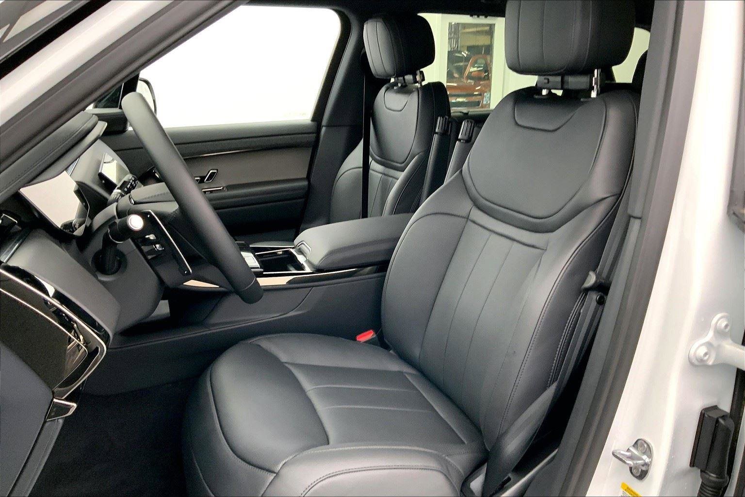 2025 Land Rover Range Rover Sport Dynamic SE - Photo 4
