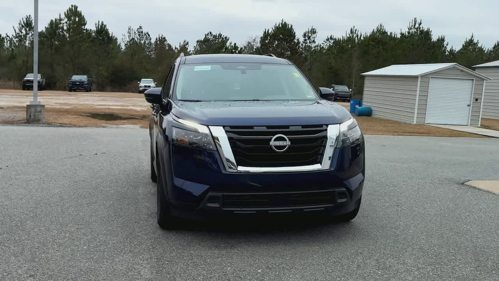 Used 2025 Nissan Pathfinder SV