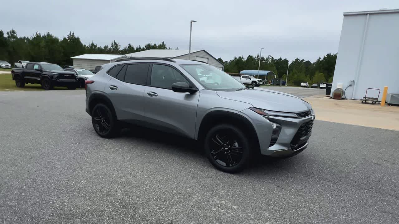 2026 Chevrolet Trax ACTIV photo 2