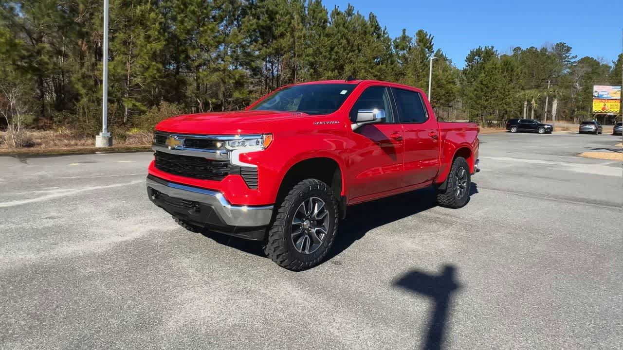 2025 Chevrolet Silverado 1500 LT photo 4