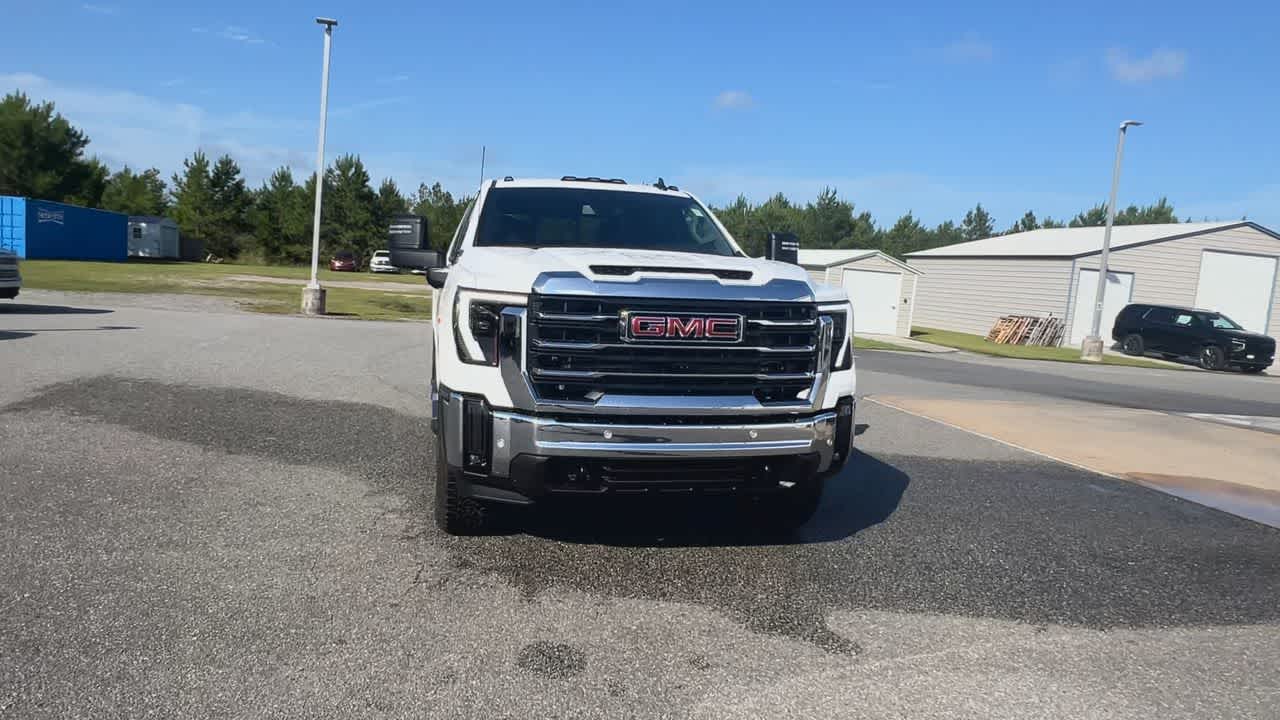 2025 Gmc Sierra 2500 HD SLE photo 3