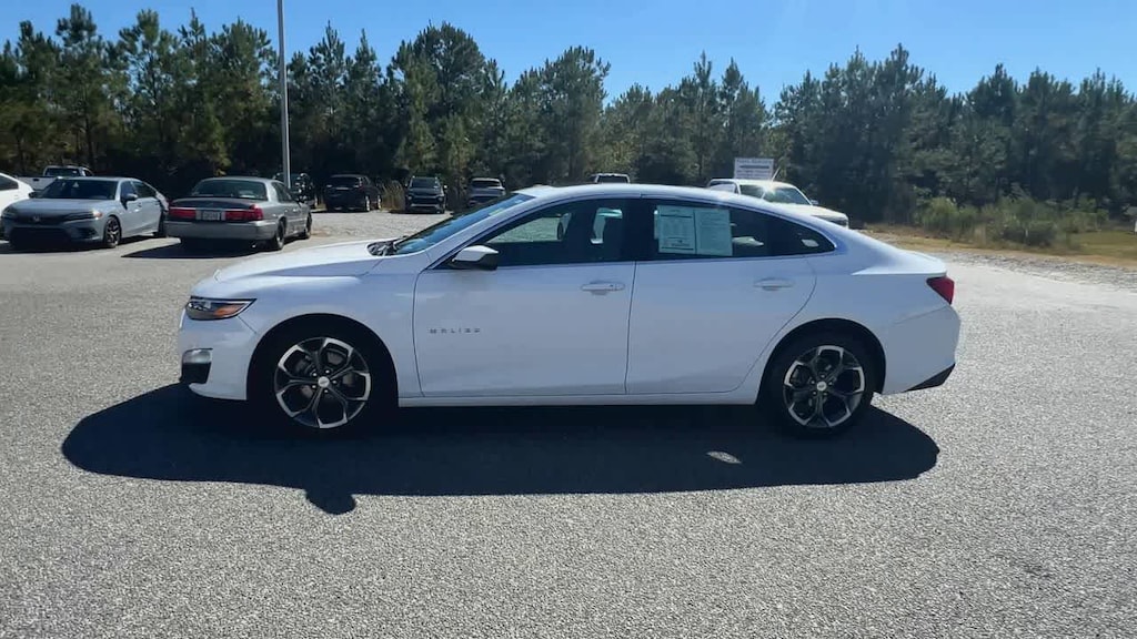 2024 Chevrolet Malibu 1LT photo 4