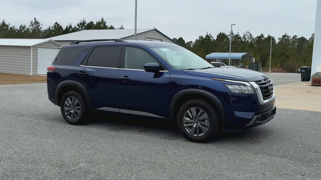 Used 2025 Nissan Pathfinder SV